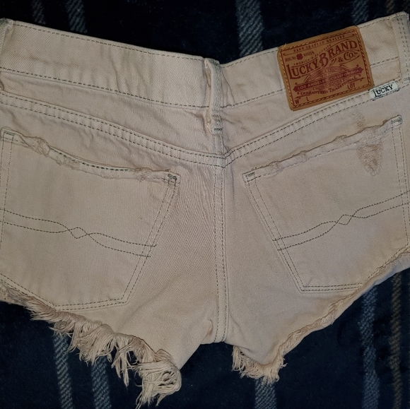 Lucky Brand shorts - Picture 2 of 9